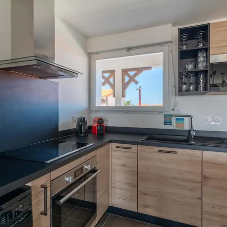 3* A 50m De L'ocean, 5 Pers, Clim, Wifi, Parking - - Fr-1-50-116